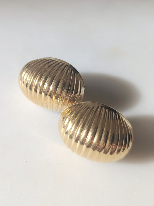 80s Oval Shell Clip-on Earrings